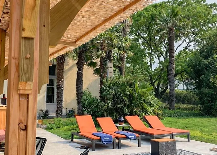 American-style With Pool In Montalivet Tatil Evi